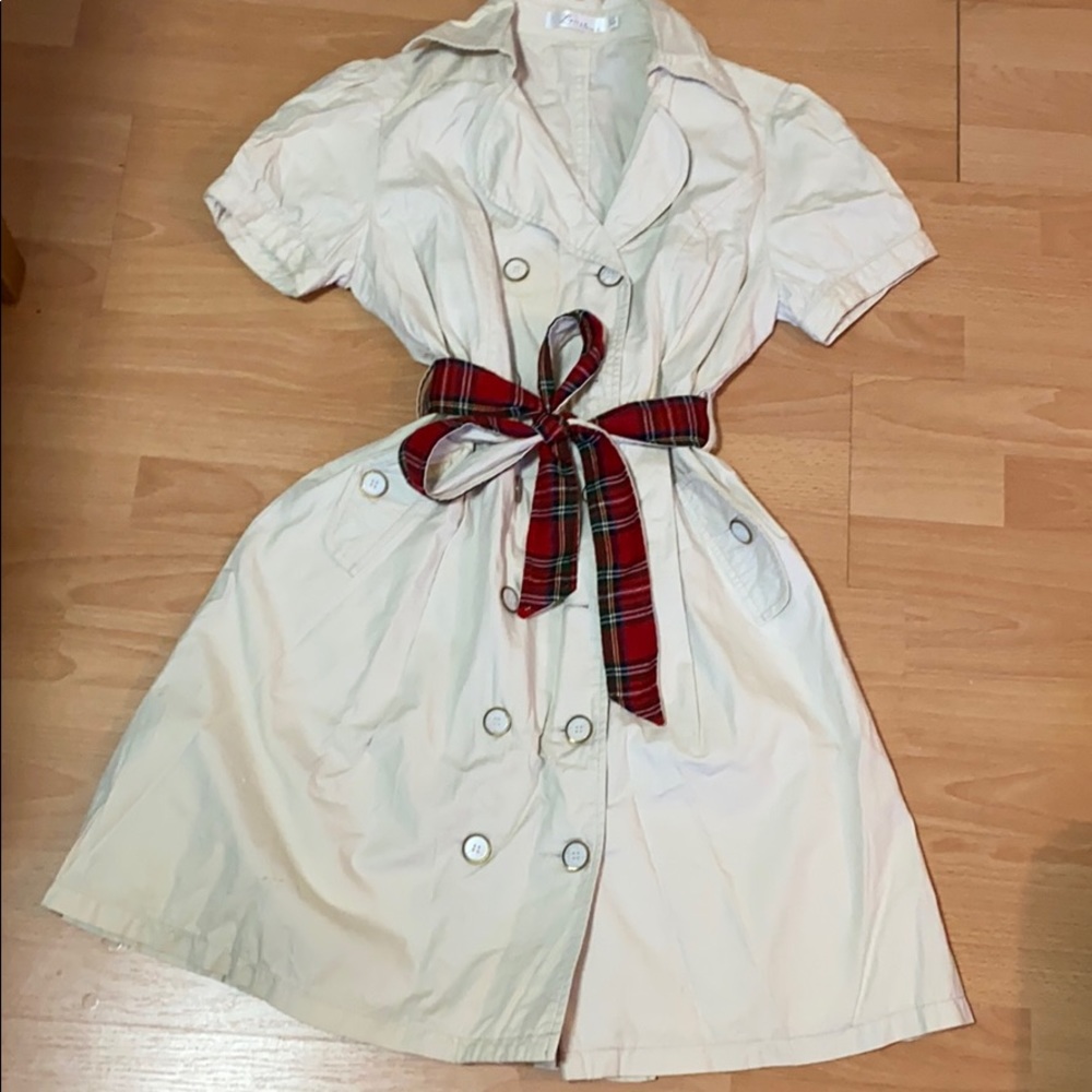 Collar dress with belt